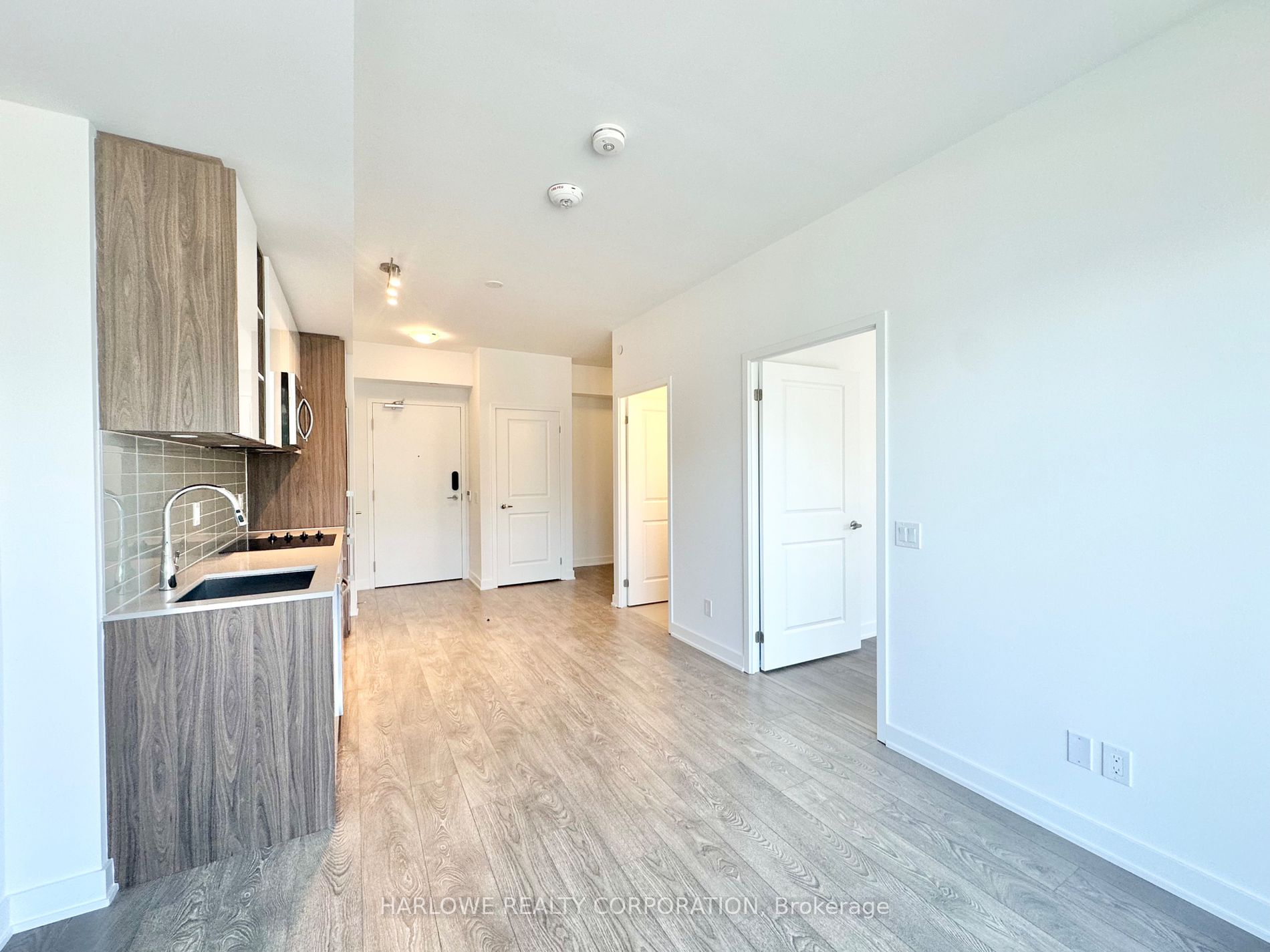 543 Richmond Street W #802