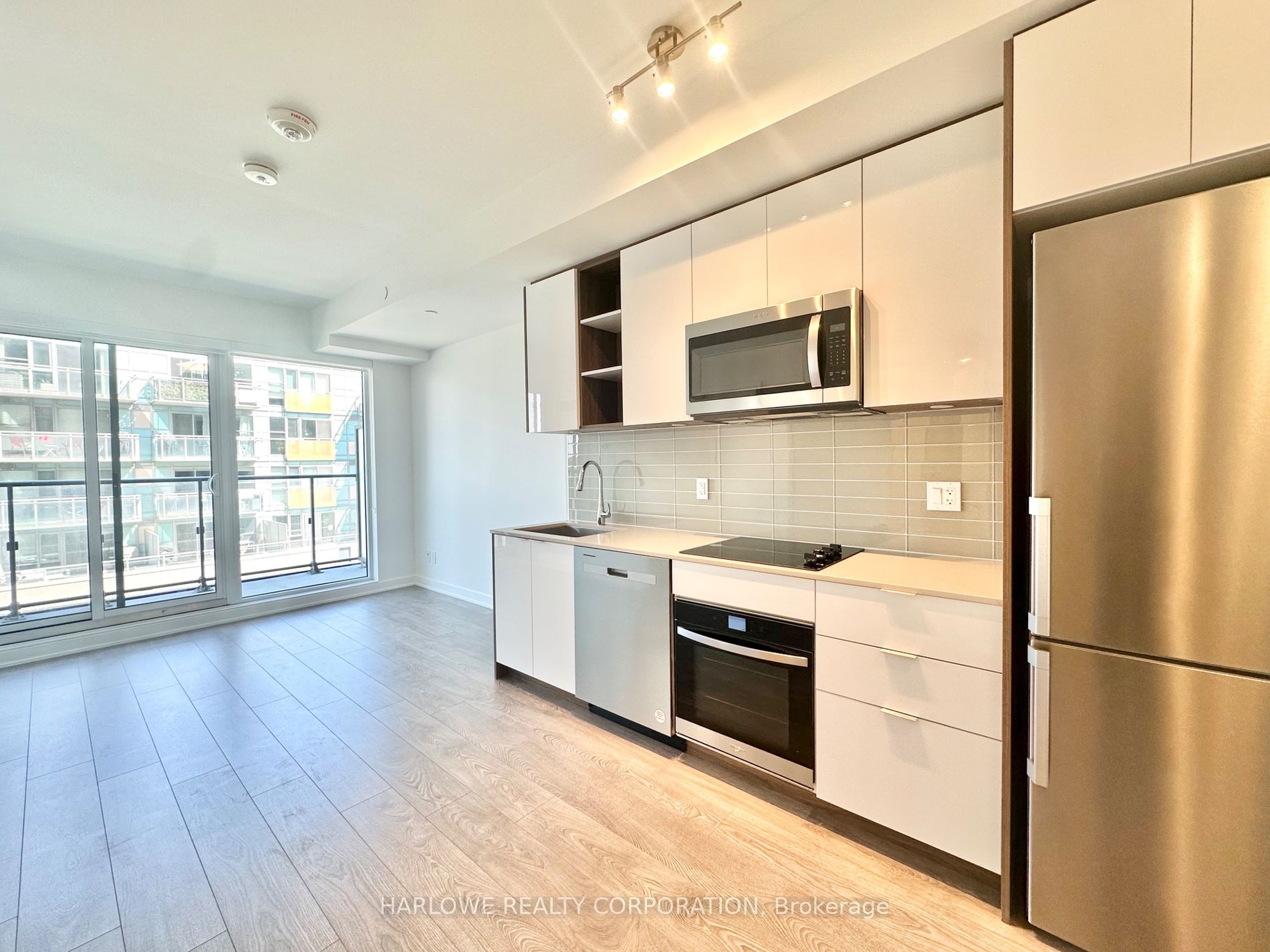 543 Richmond Street W #802