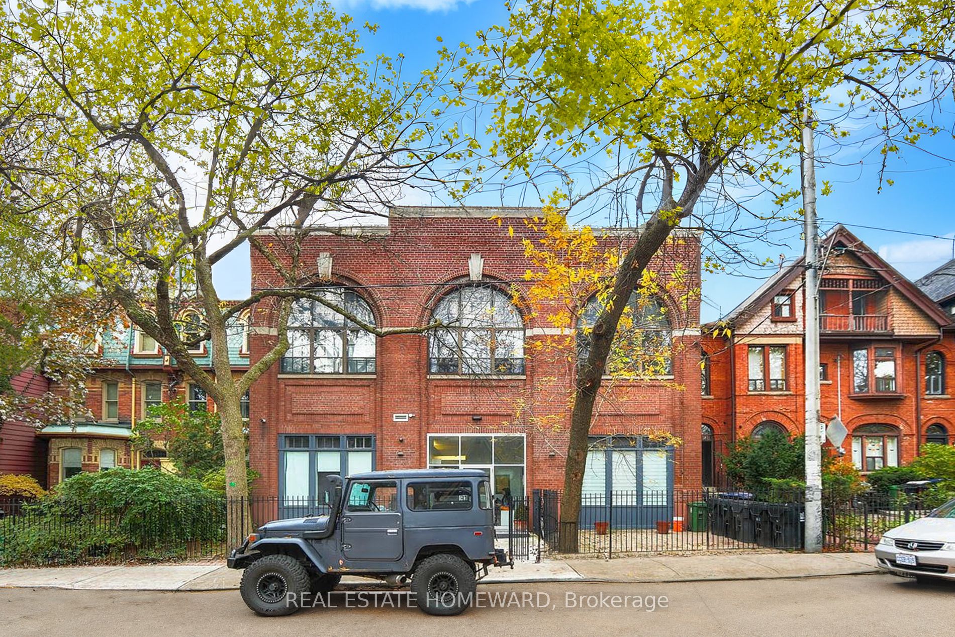 264 Seaton Street, #204