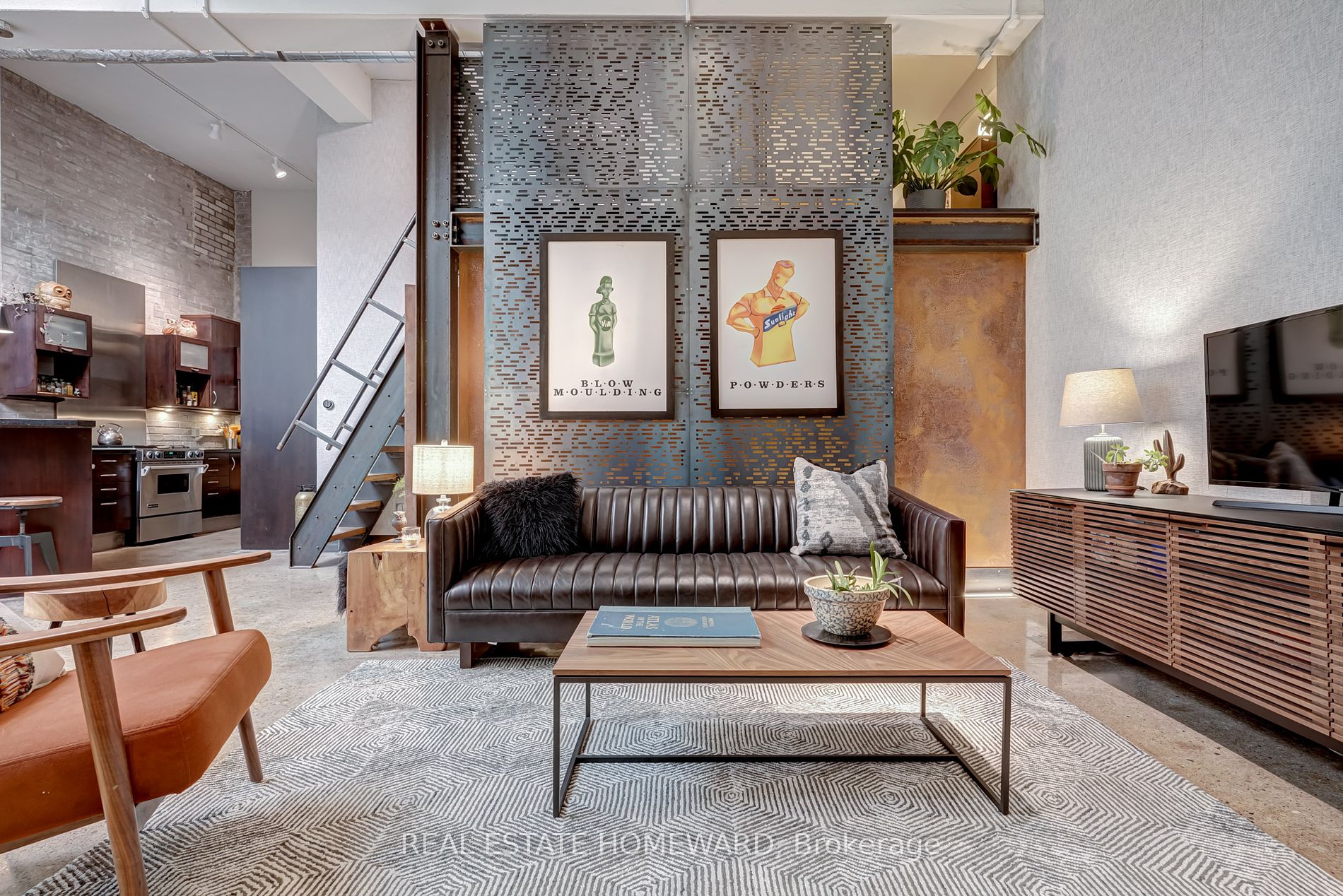 264 Seaton Street, #204