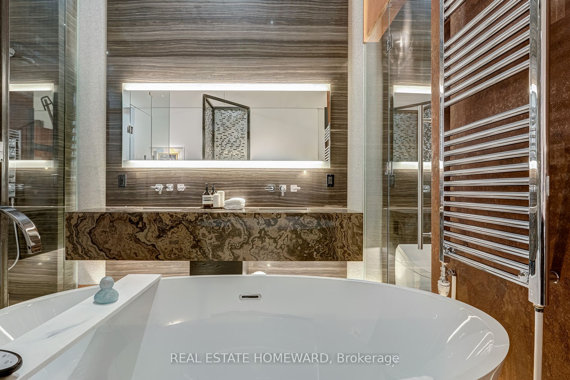 264 Seaton Street, #204