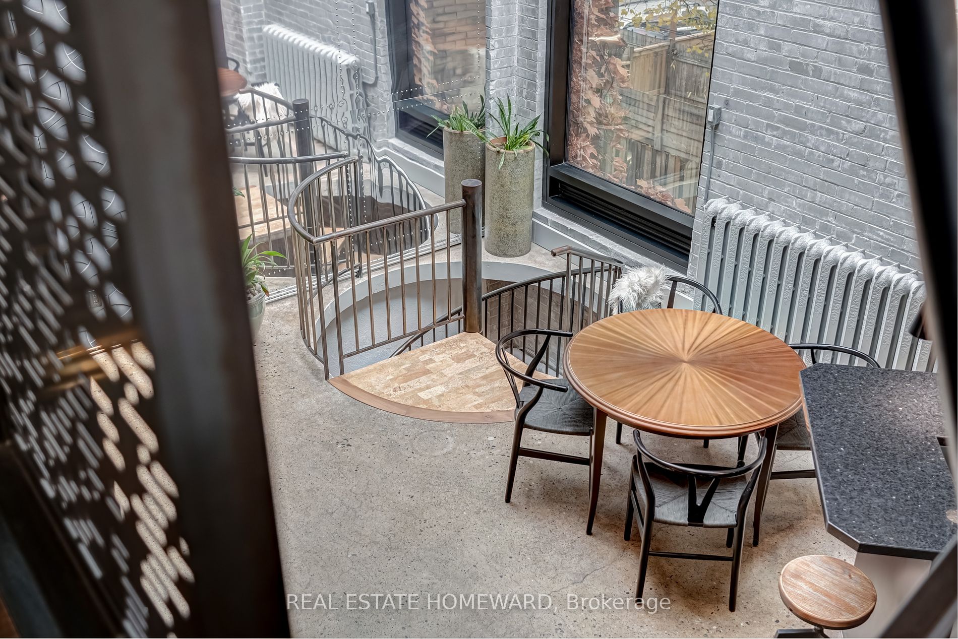 264 Seaton Street, #204