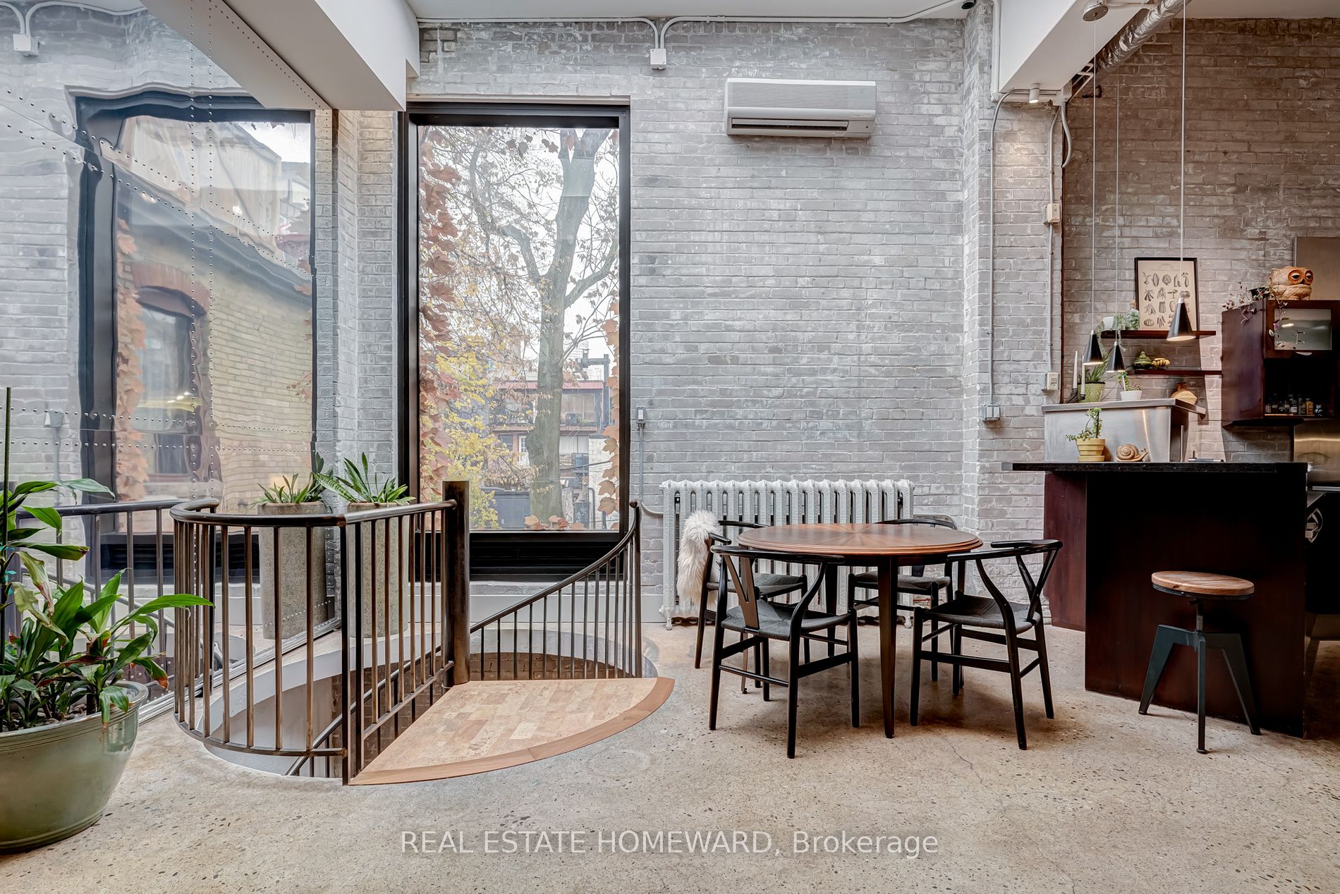 264 Seaton Street, #204