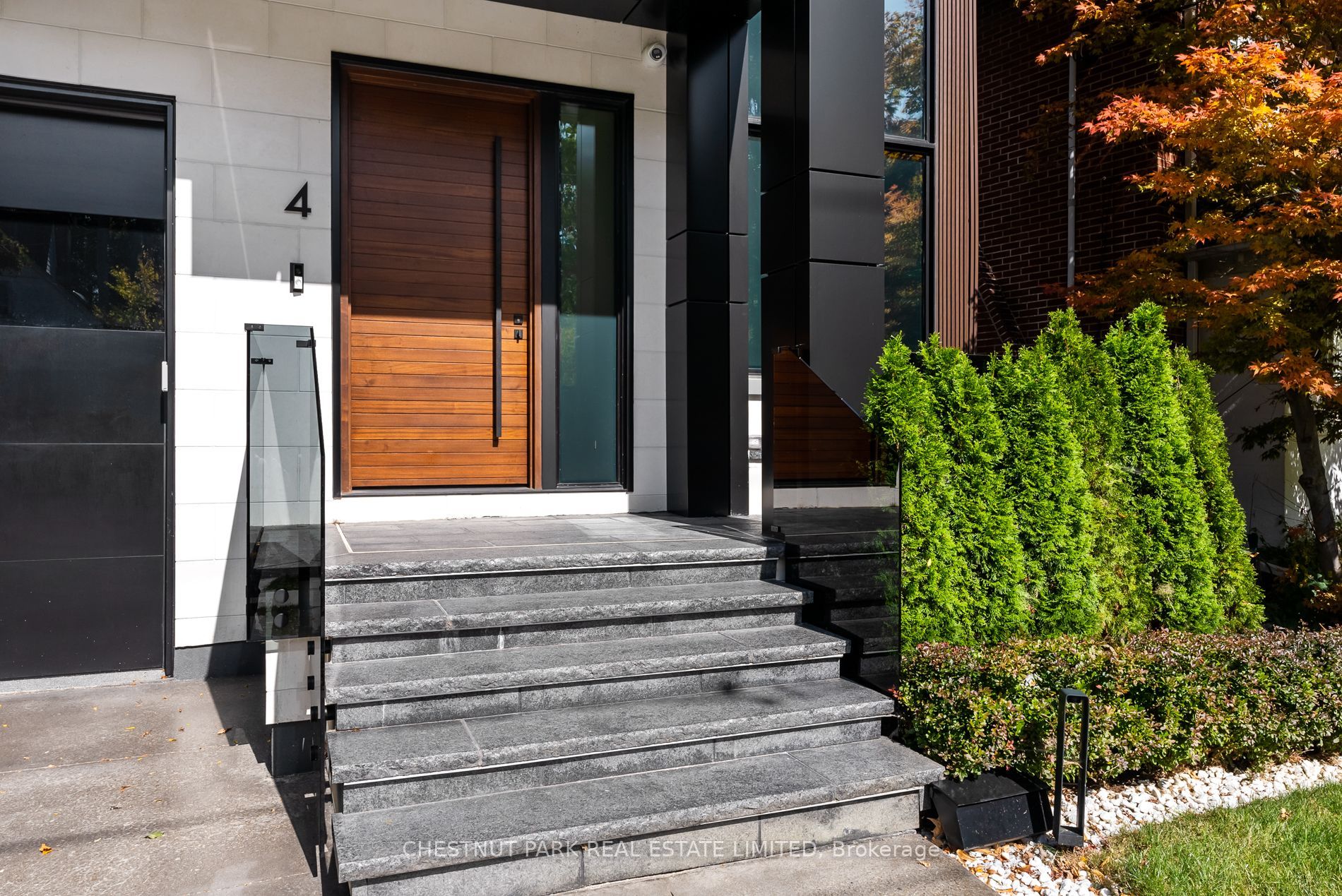 4 Douglas Crescent