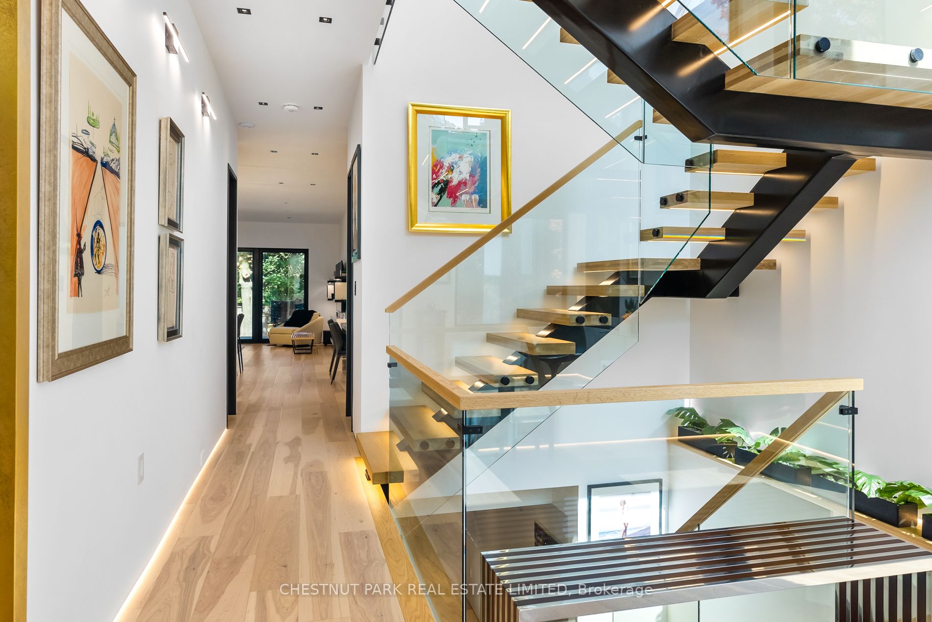 4 Douglas Crescent