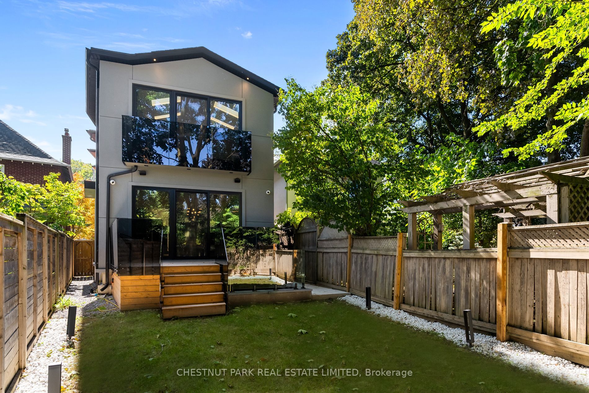 4 Douglas Crescent