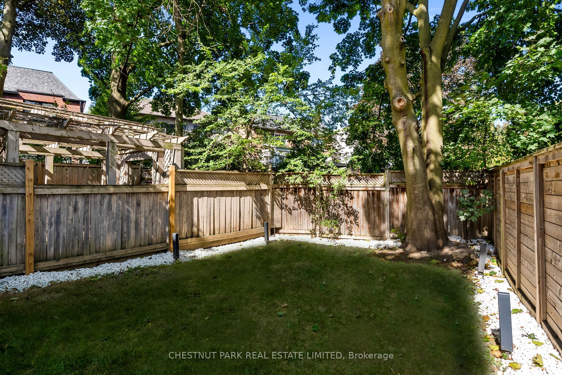 4 Douglas Crescent