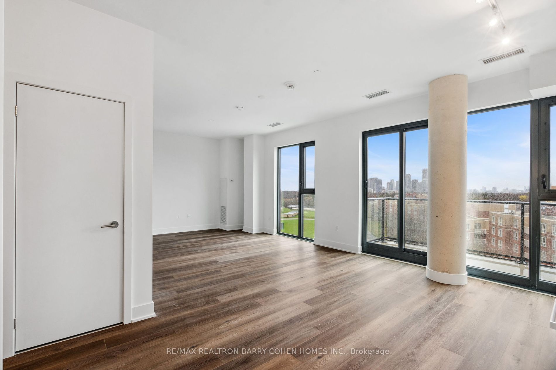 250 Lawrence Avenue W, #906