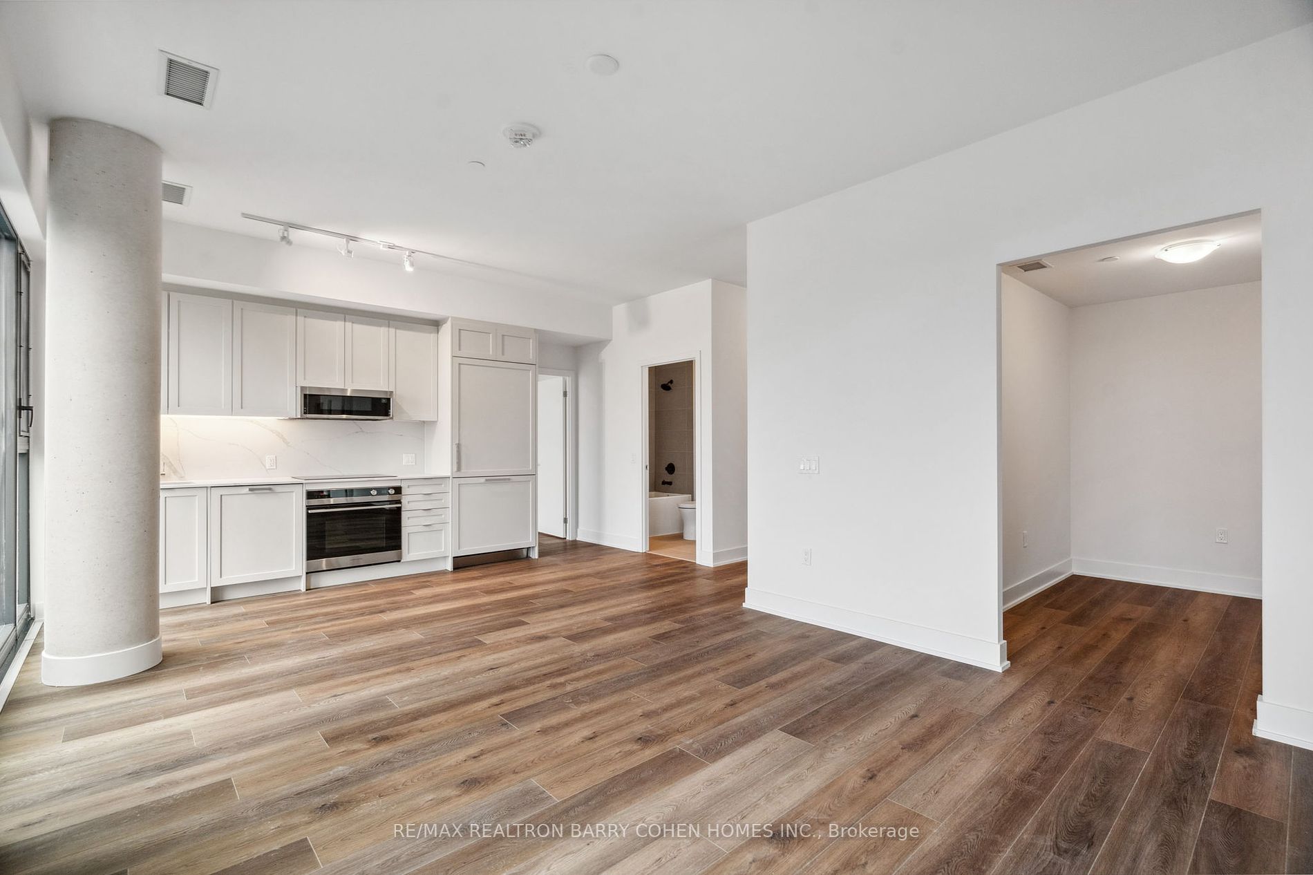 250 Lawrence Avenue W, #906