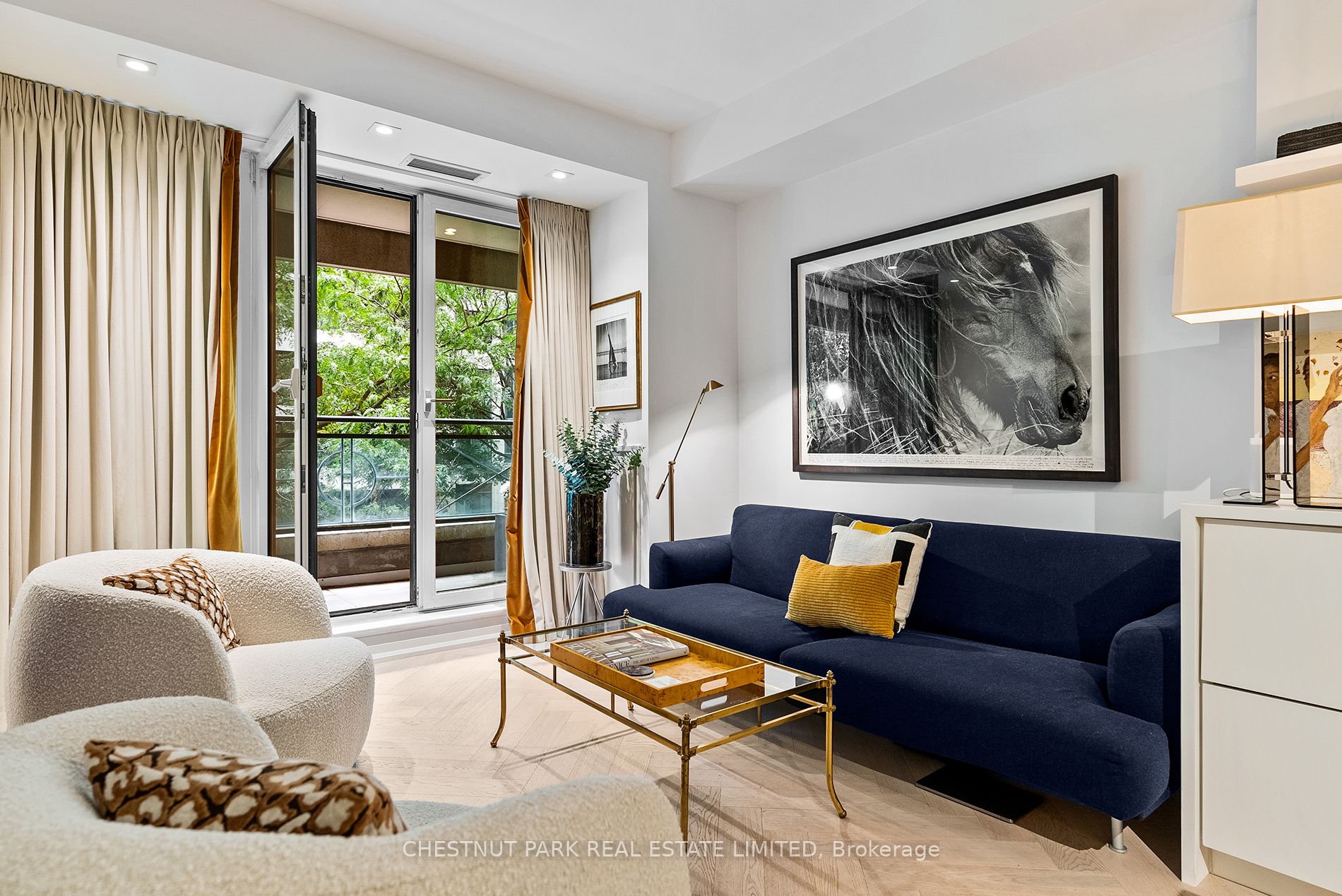 25 Scrivener Sq, #201