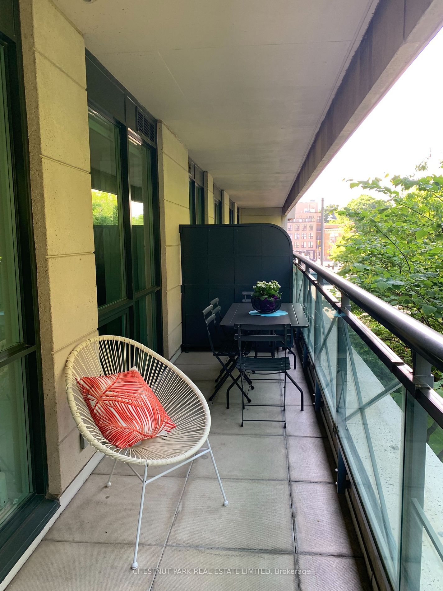 25 Scrivener Sq, #201
