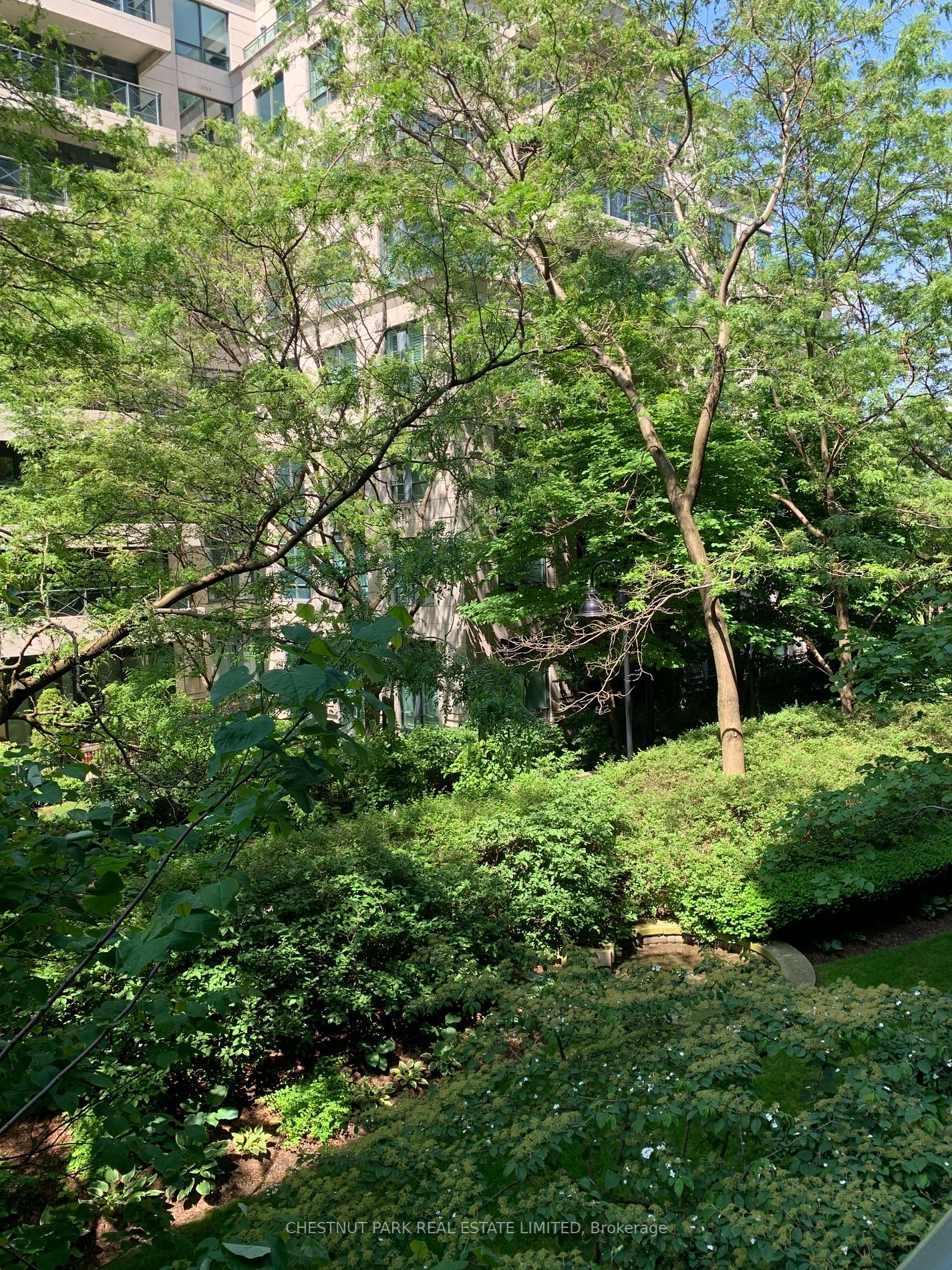 25 Scrivener Sq, #201