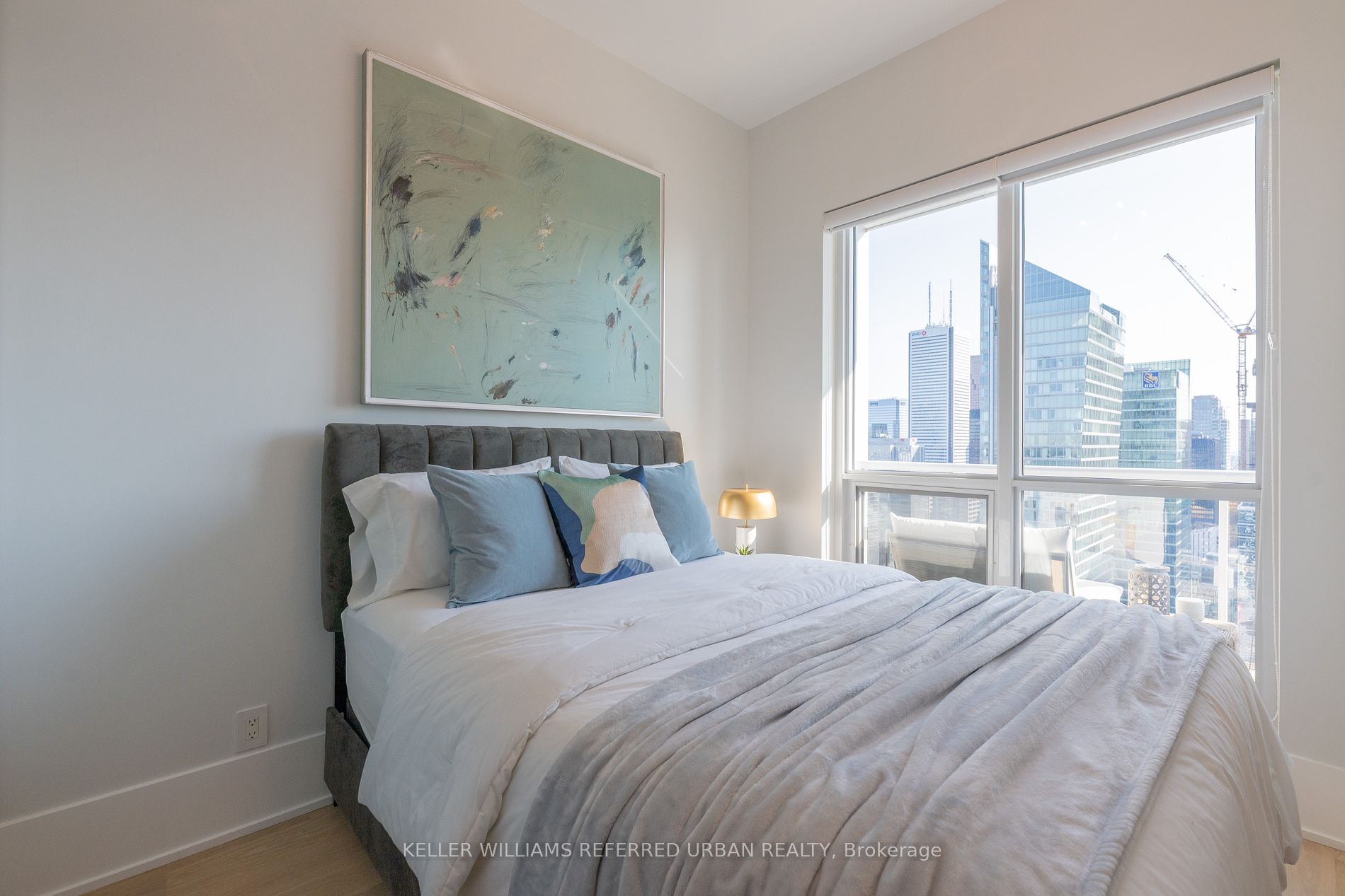300 Front St W, #4902