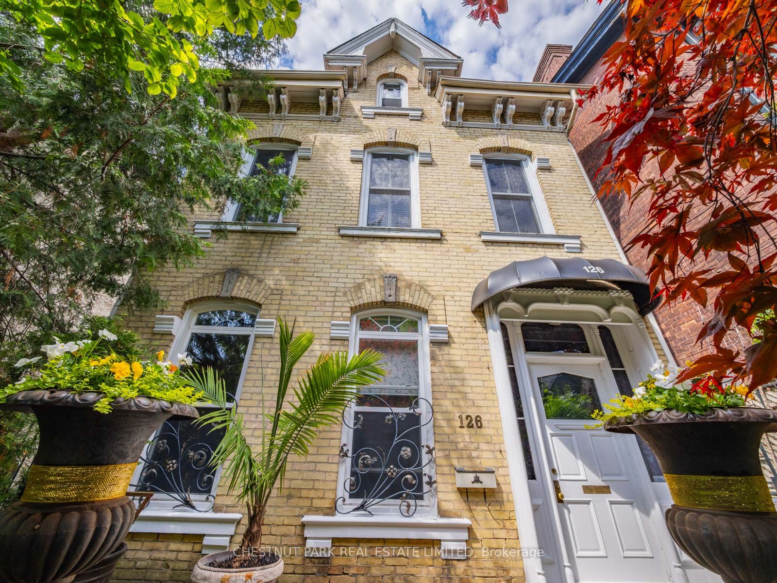 126 Seaton St