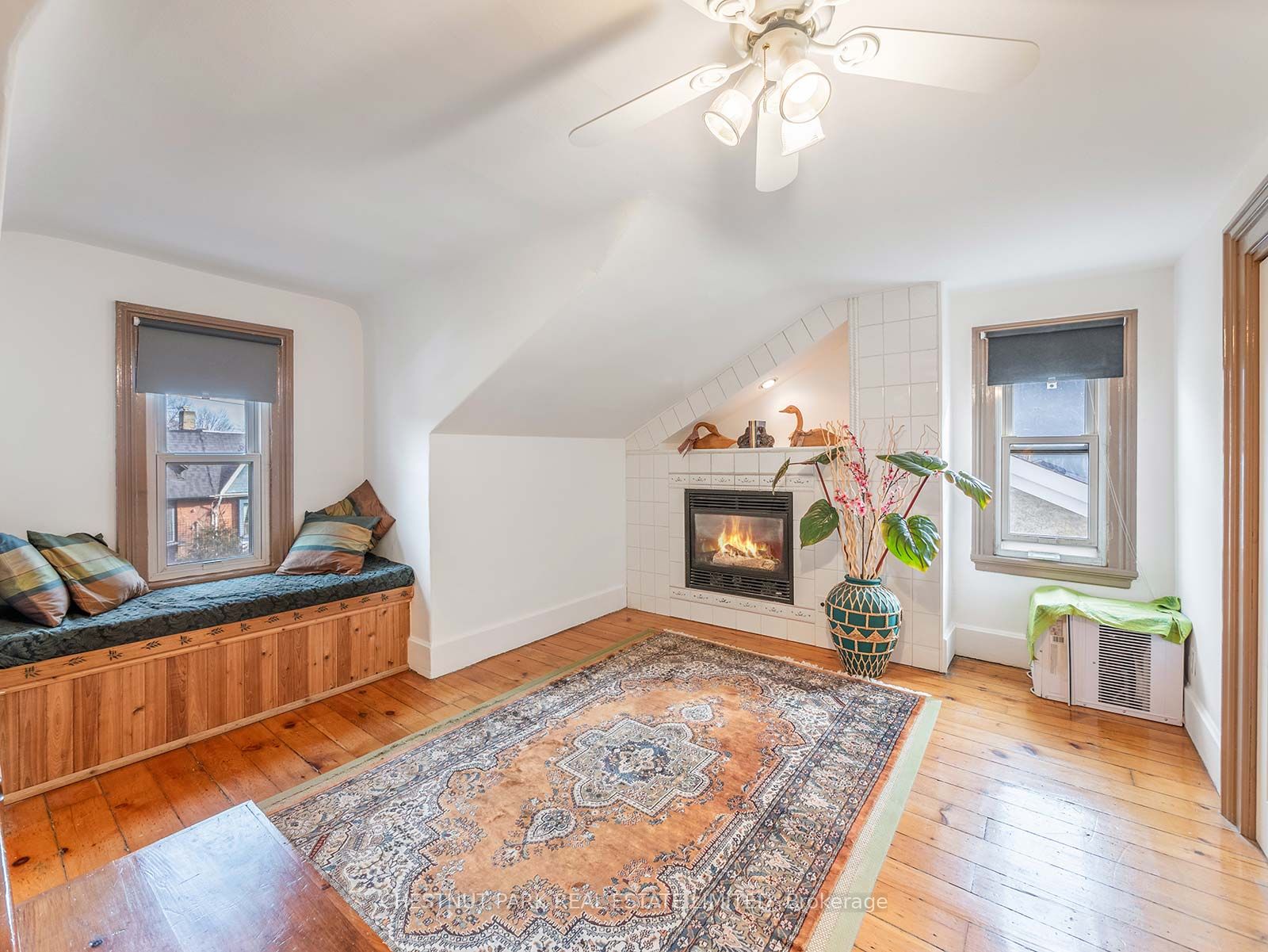 126 Seaton St