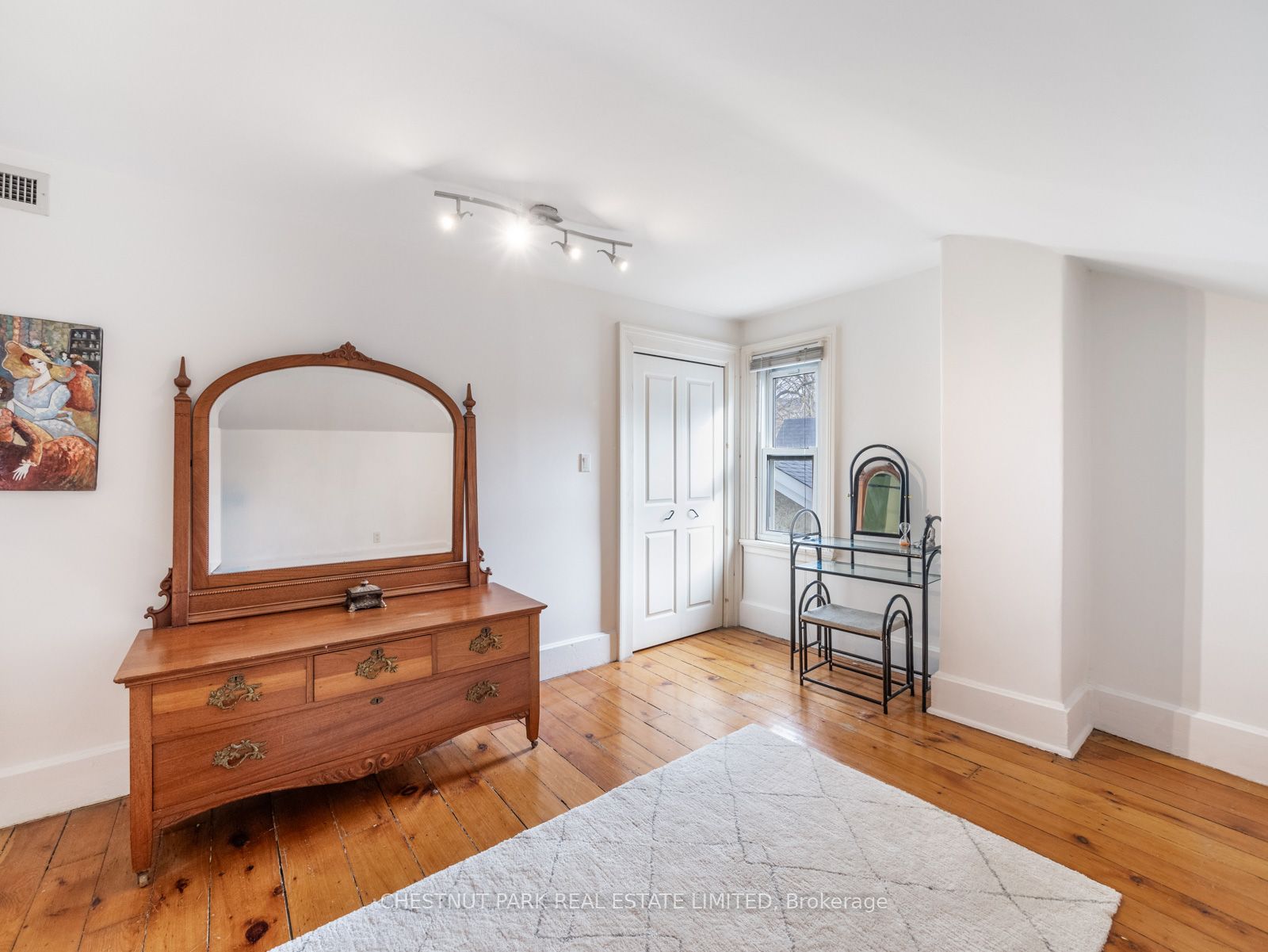 126 Seaton St