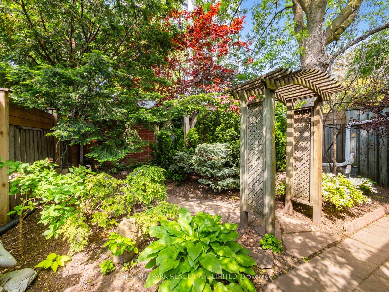 126 Seaton St
