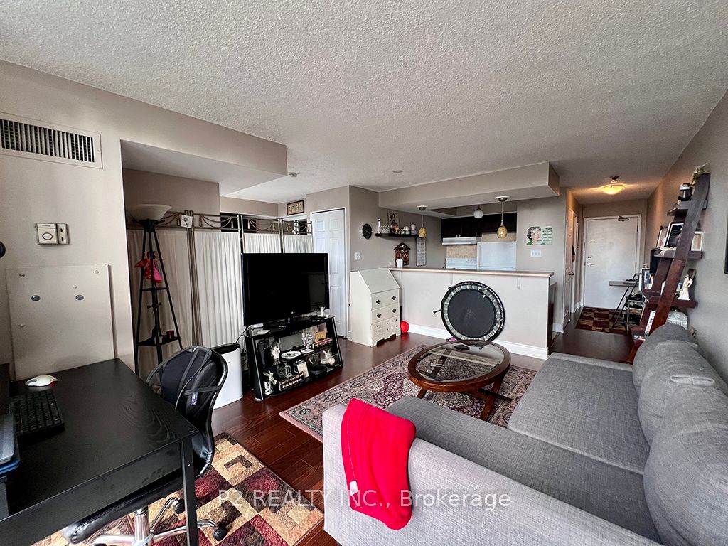 801 King St W, #924