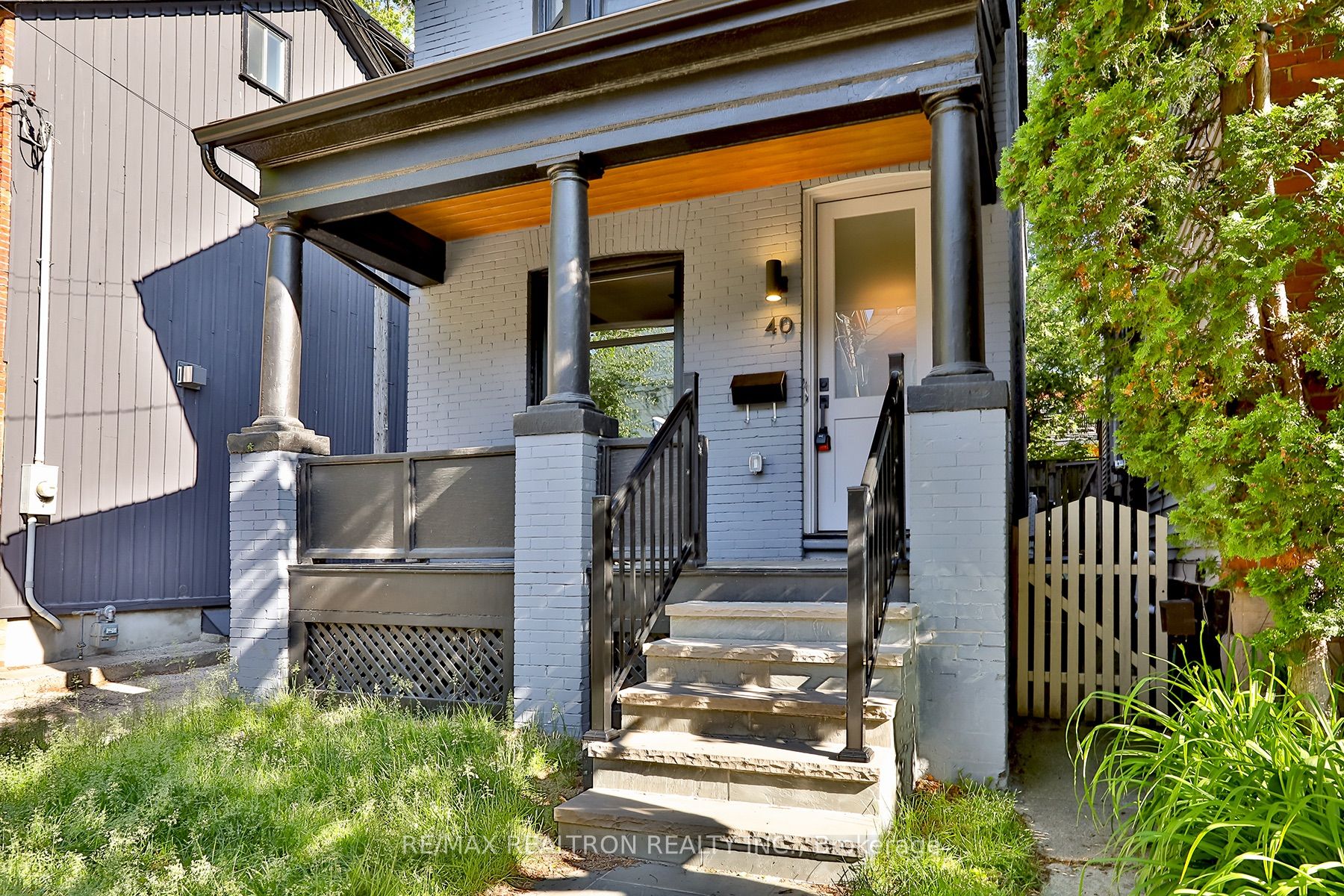 40 Salisbury Ave