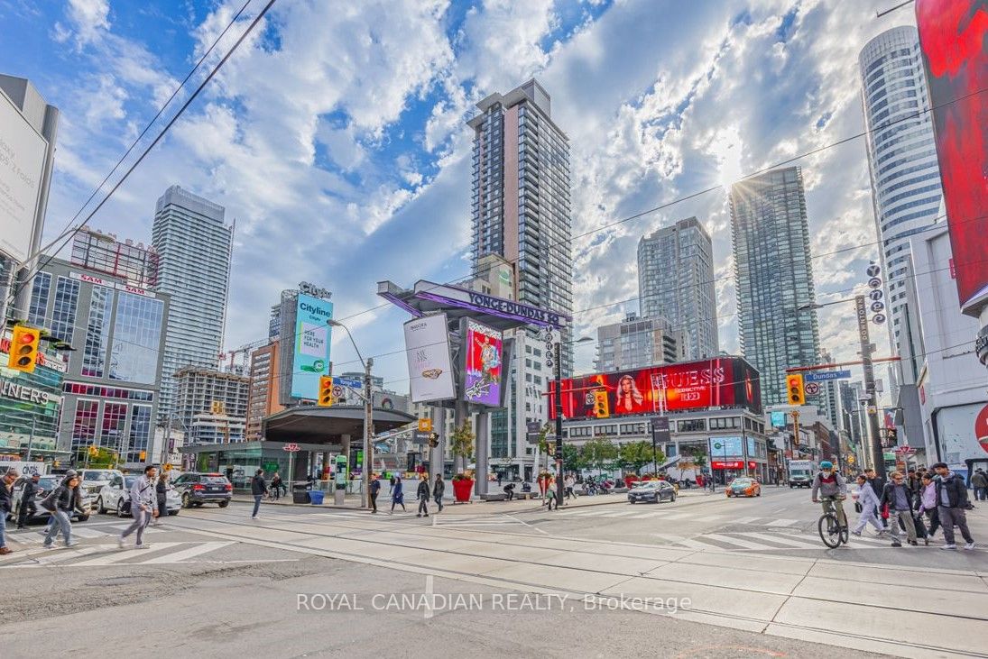 20 Edward St, #404
