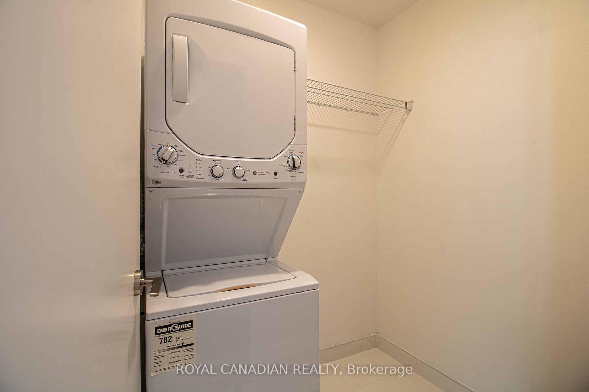 20 Edward St, #404