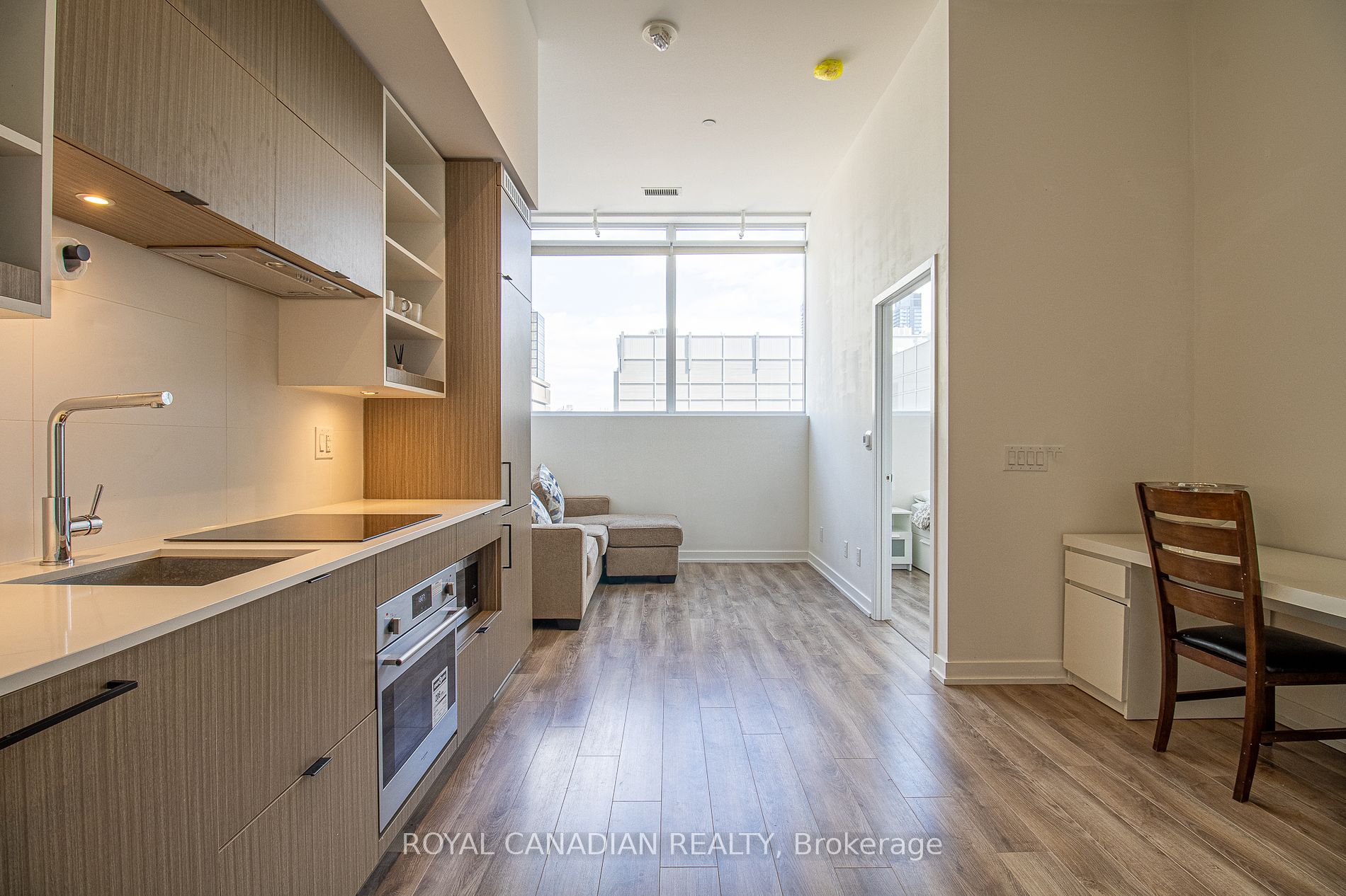 20 Edward St, #404