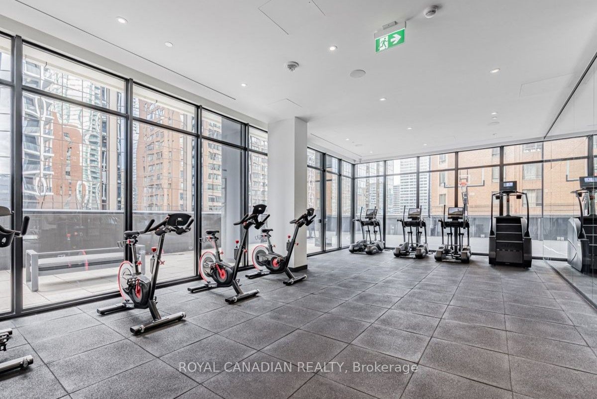 20 Edward St, #404