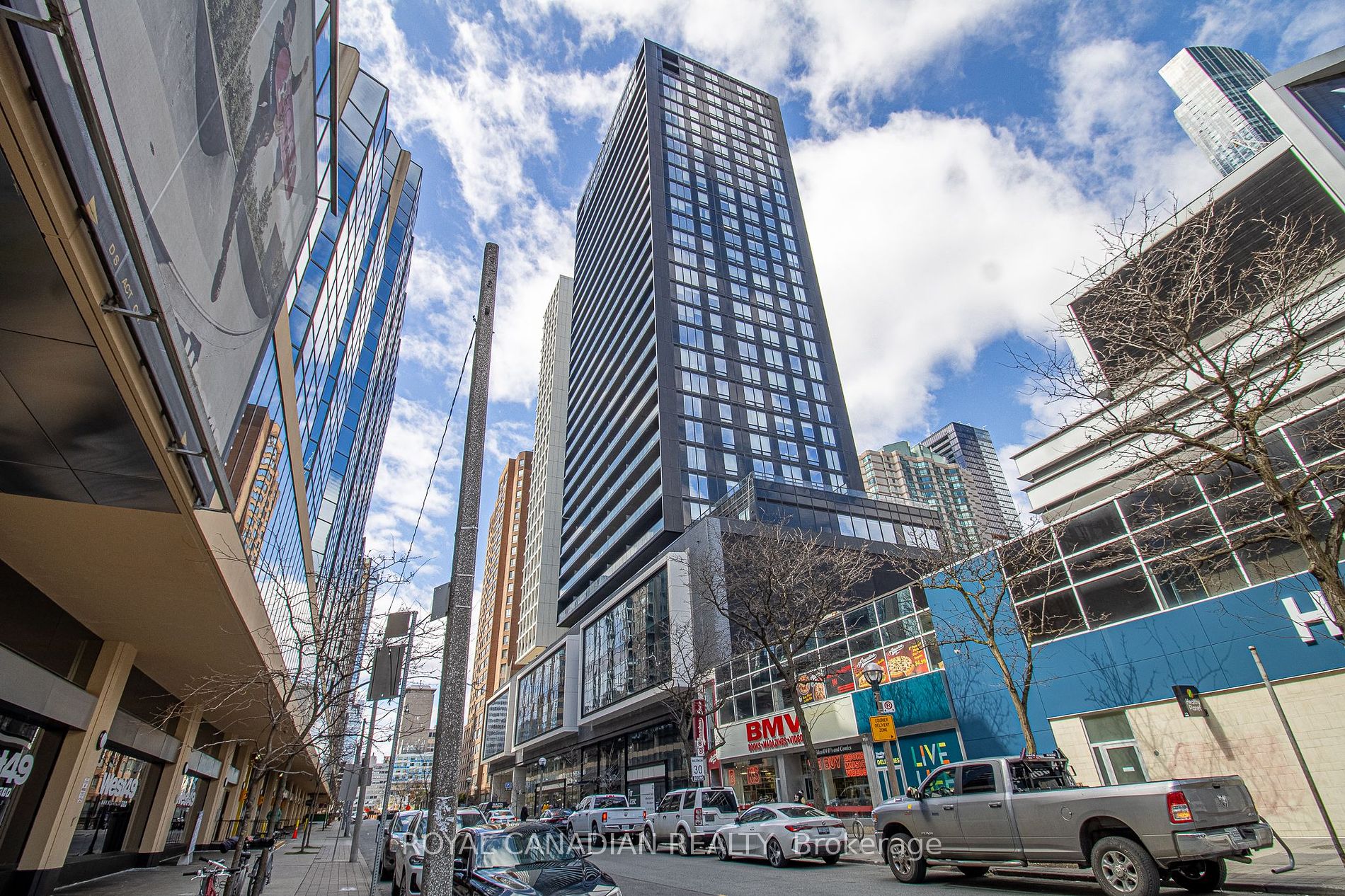 20 Edward St, #404
