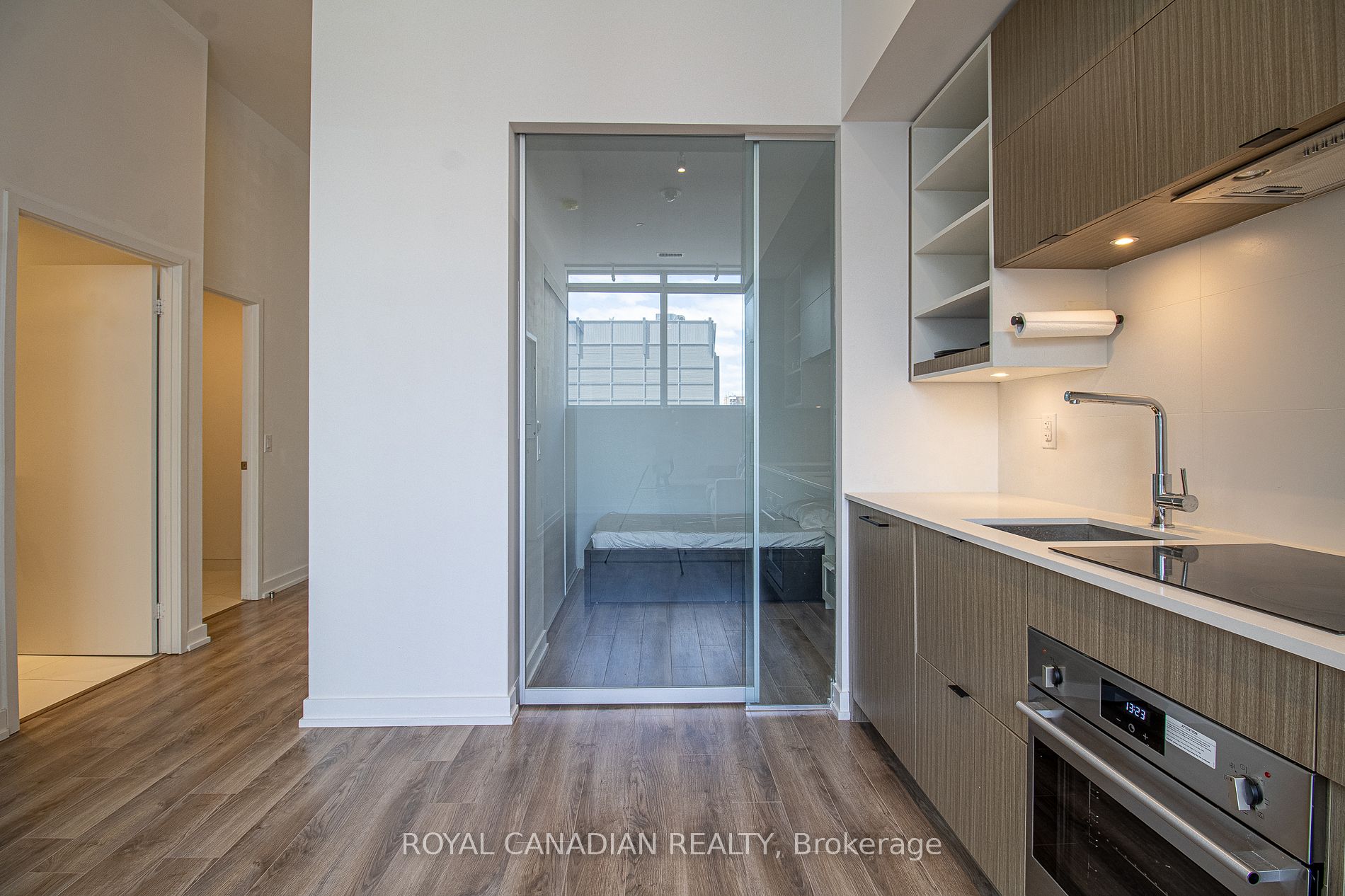 20 Edward St, #404