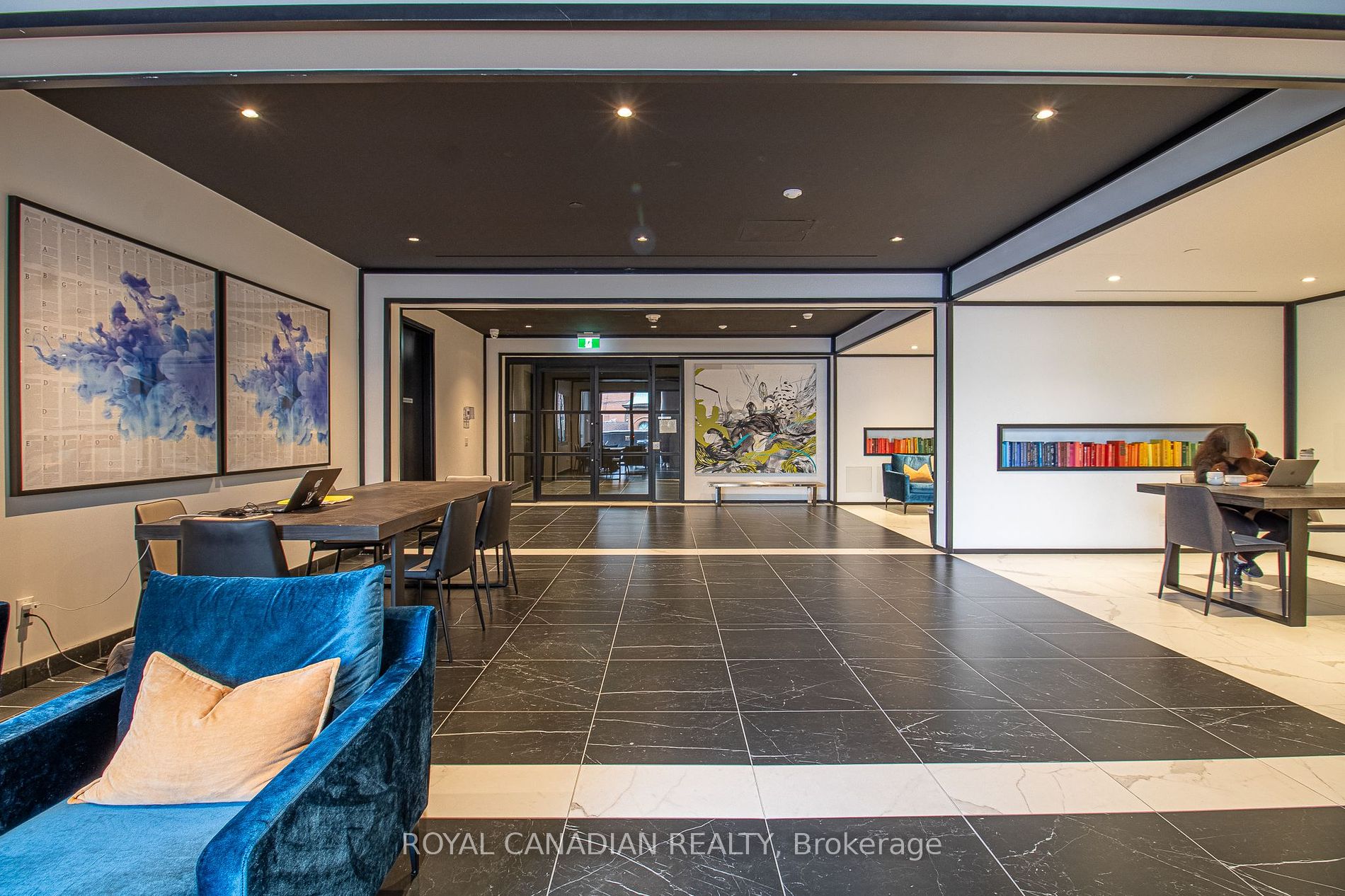 20 Edward St, #404