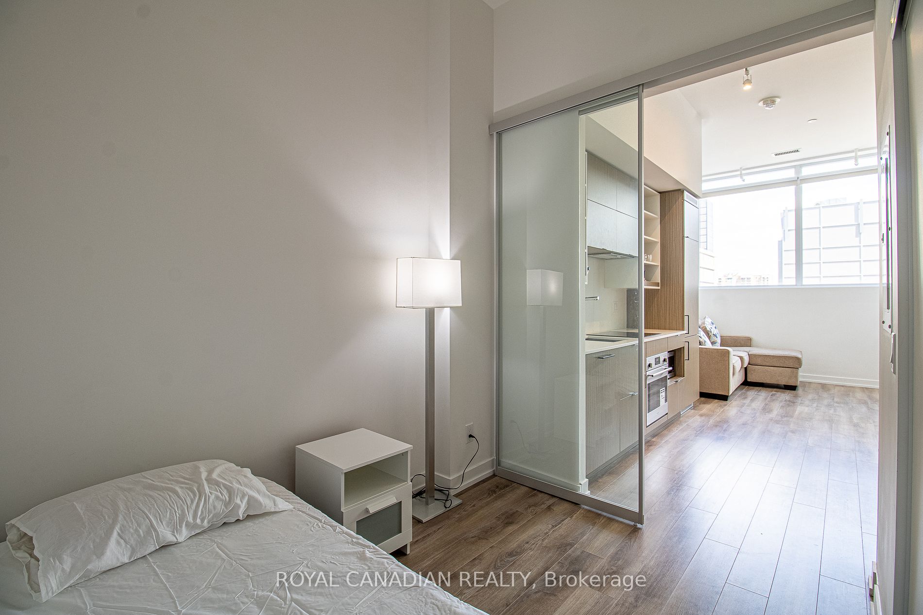 20 Edward St, #404