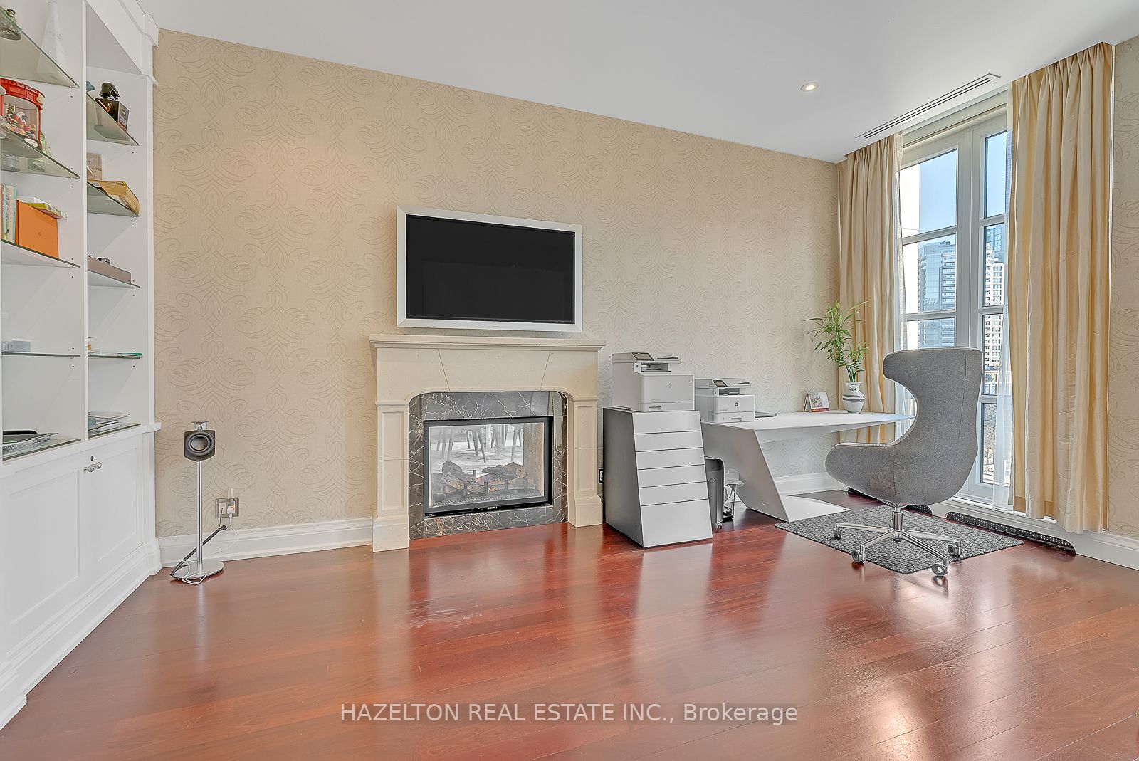 118 Yorkville Ave, #601