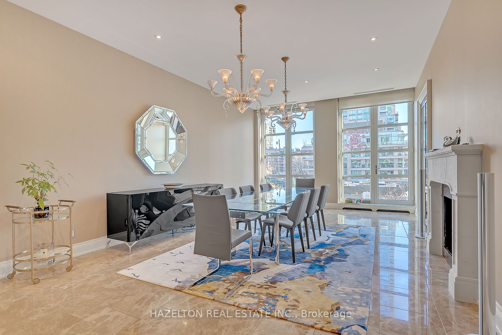 118 Yorkville Ave, #601