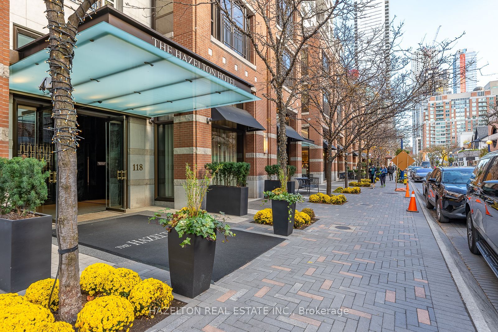 118 Yorkville Ave, #601