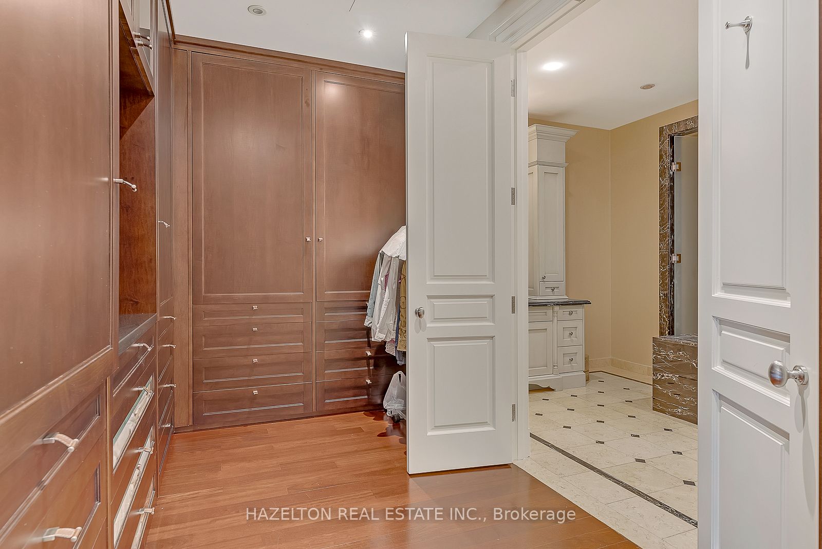 118 Yorkville Ave, #601