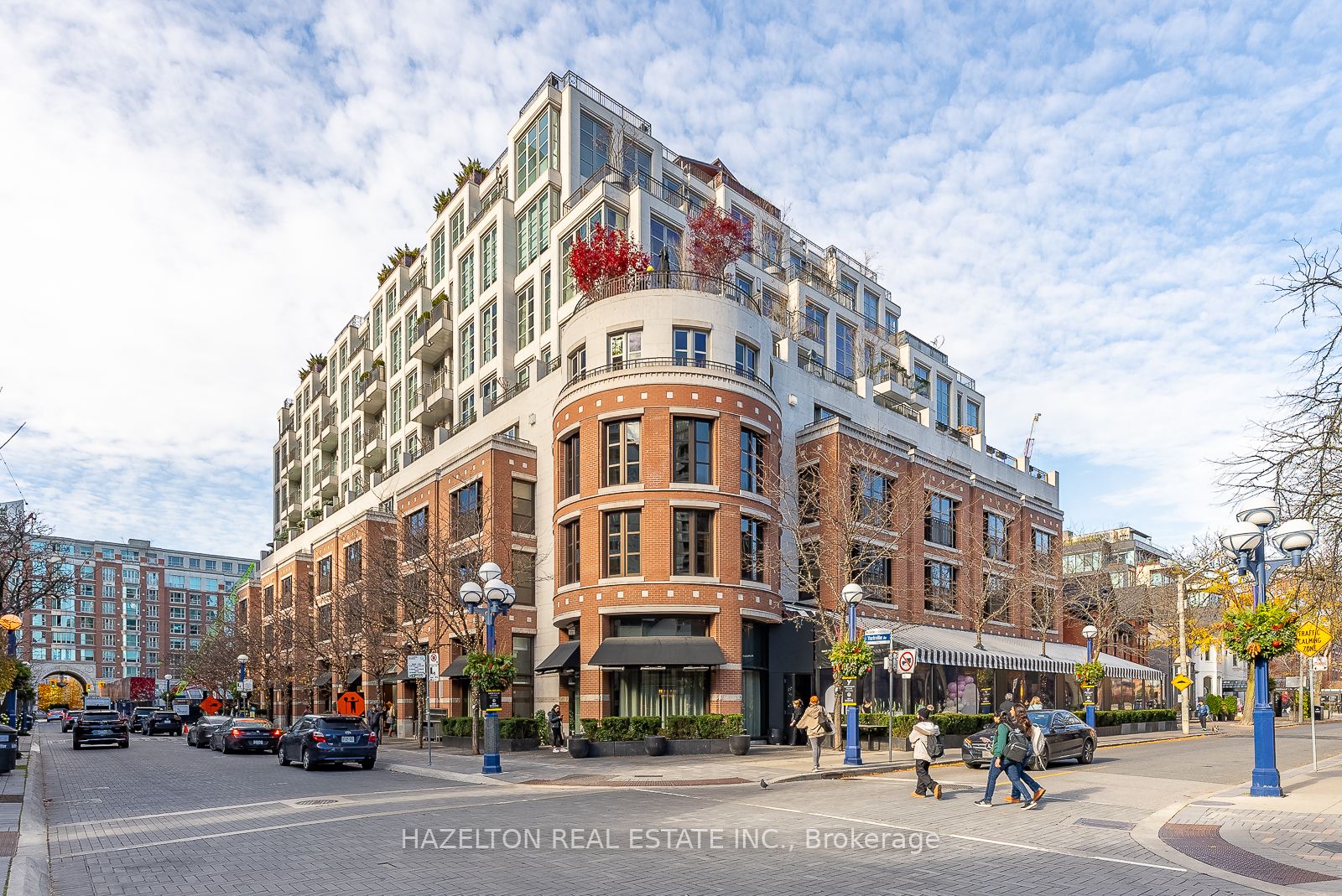 118 Yorkville Ave, #601