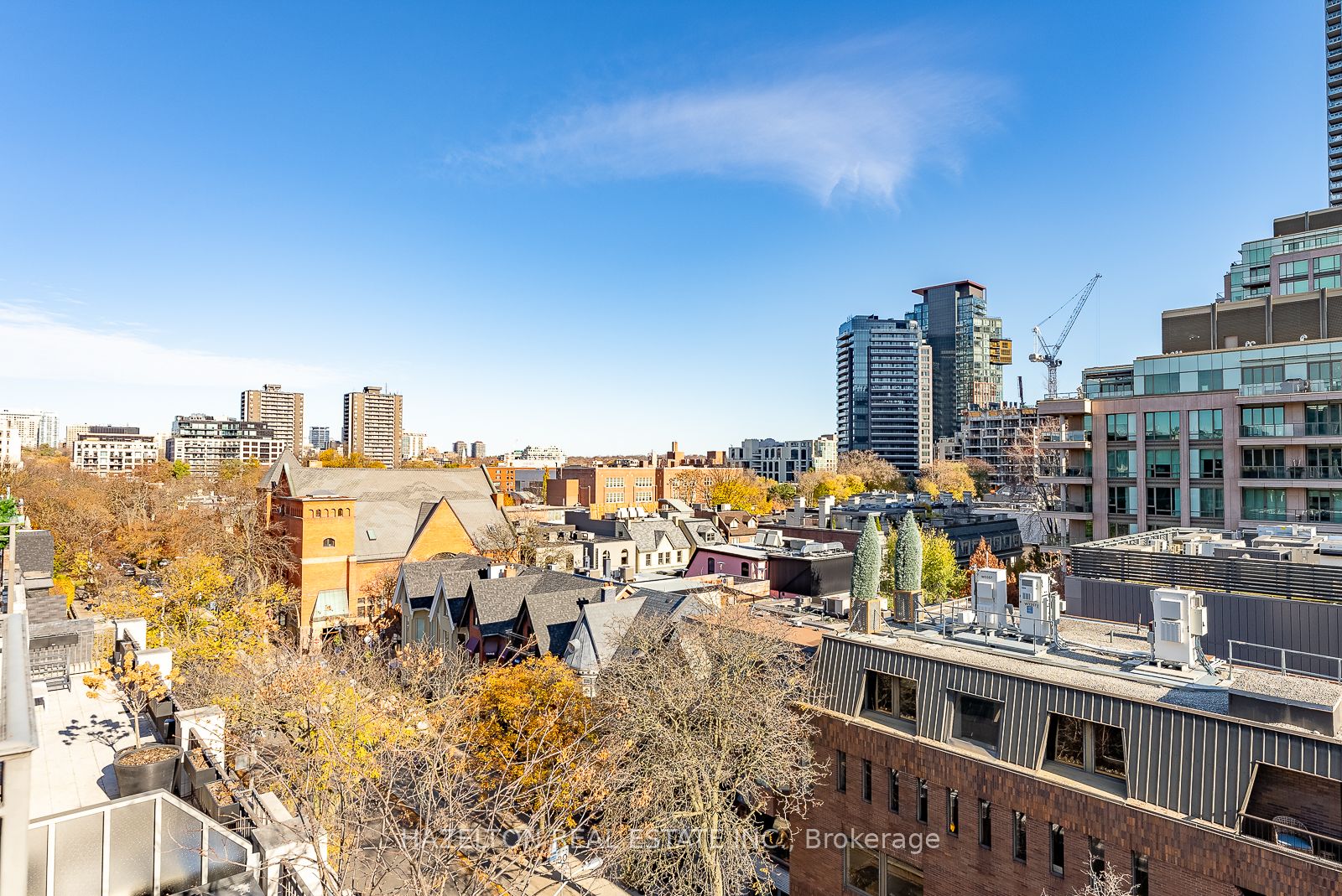 118 Yorkville Ave, #601