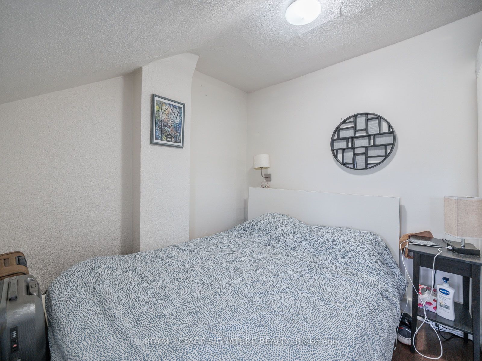 725 Dovercourt Rd