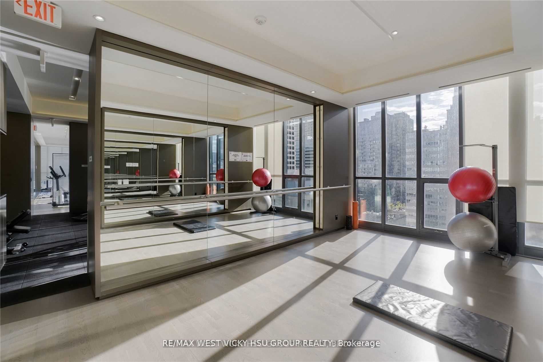 101 Charles St E, #619