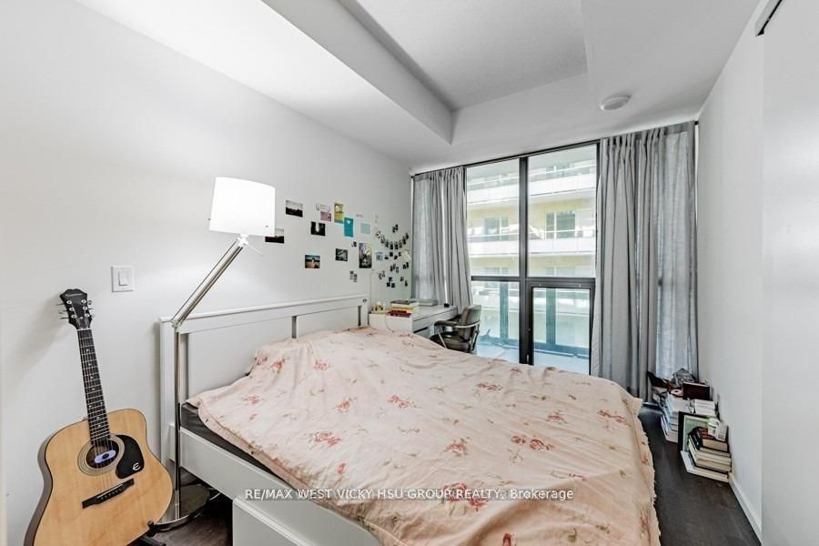 101 Charles St E, #619