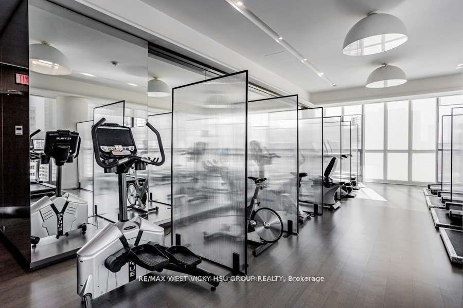 101 Charles St E, #619