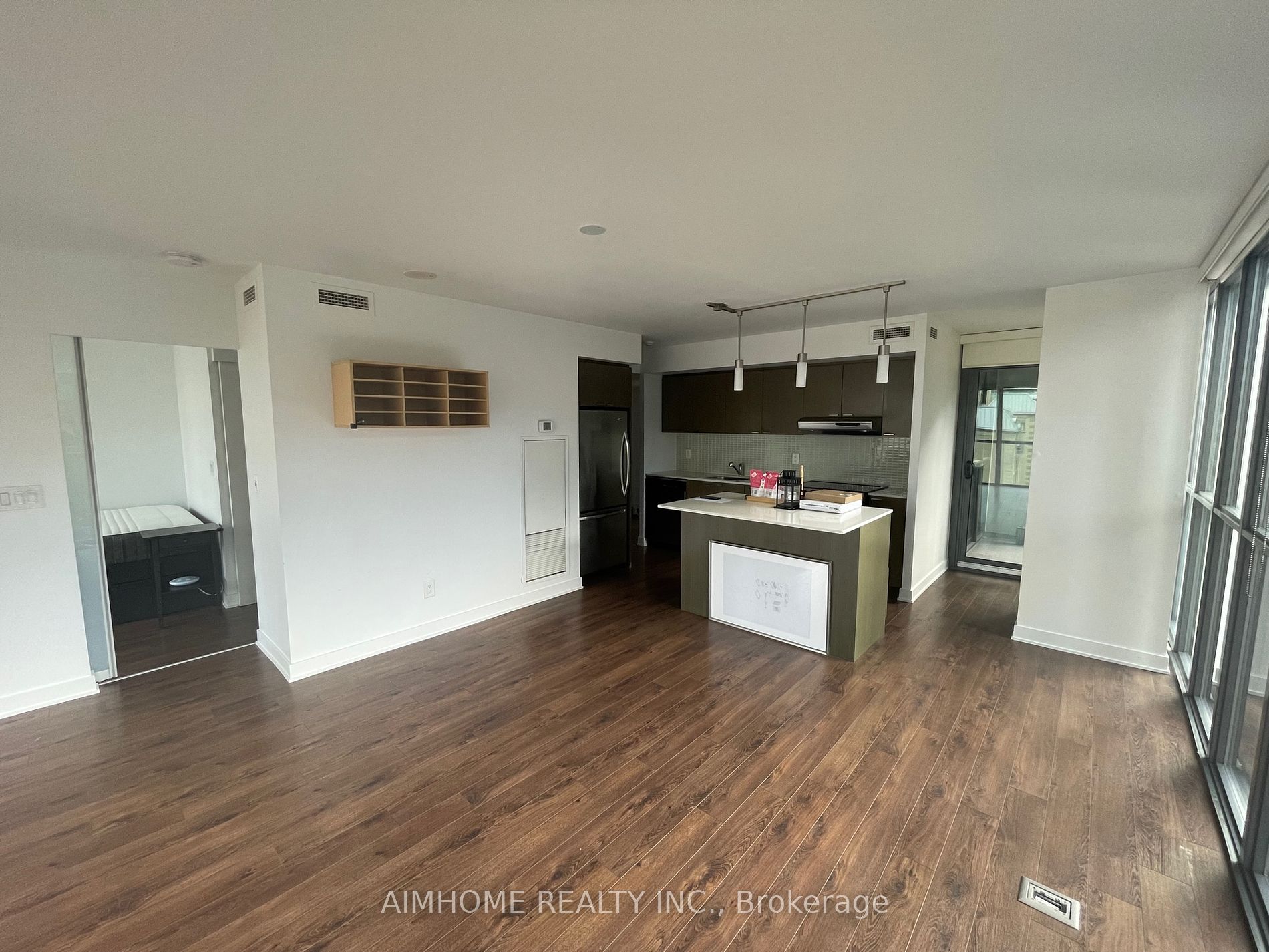 110 Charles Street E #803