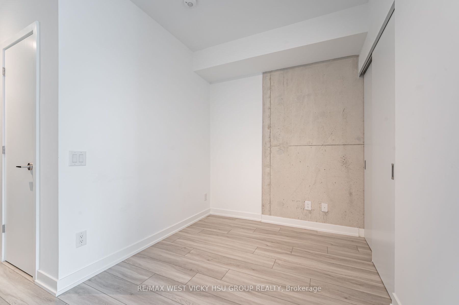 458 Richmond St W, #806