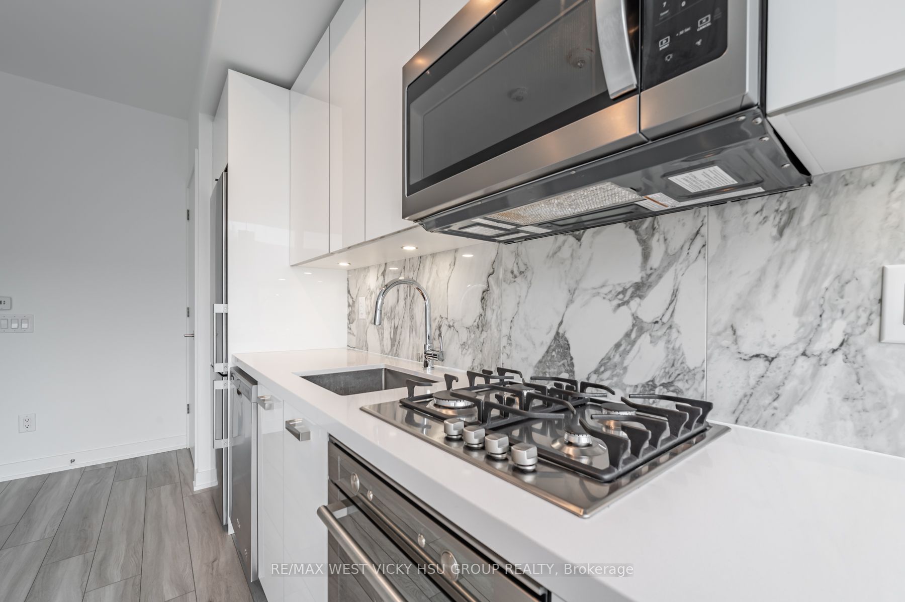 458 Richmond St W, #806