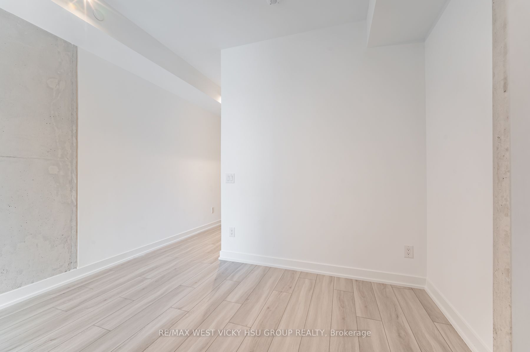 458 Richmond St W, #806