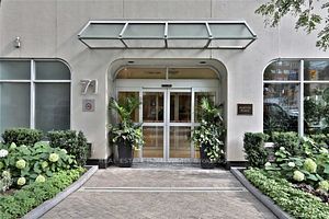71 Charles St E, #302