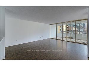 71 Charles St E, #302