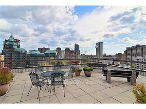 71 Charles St E, #302