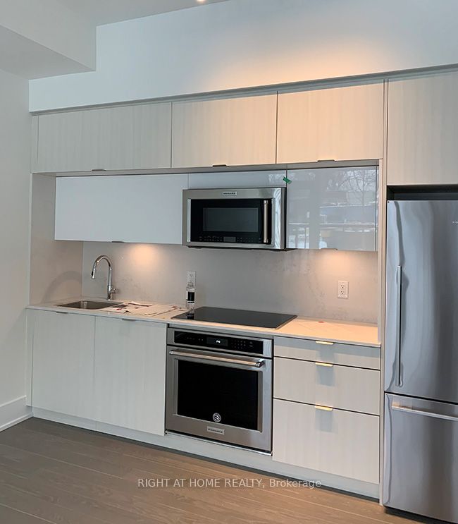 80 Vanauley Street, #110