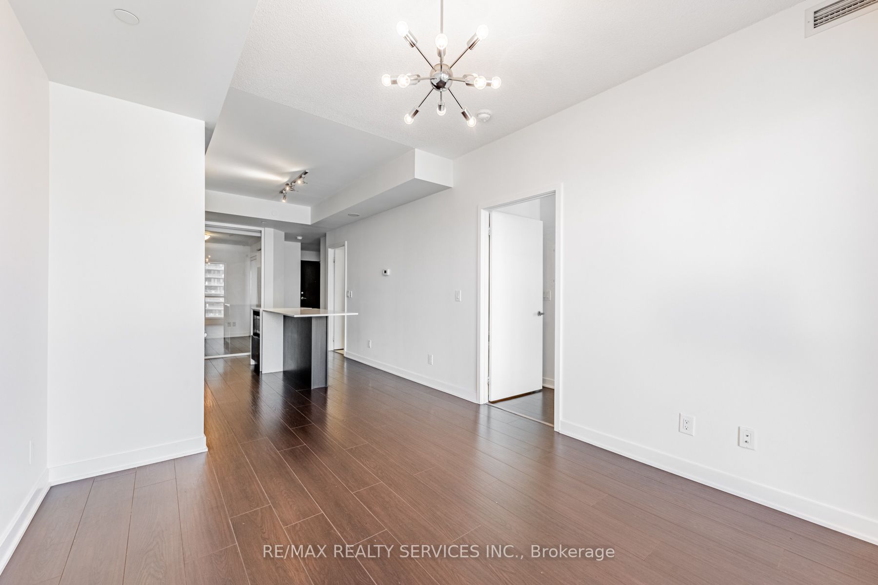 170 Sumach Street, #1207